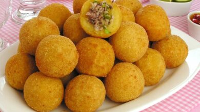 Aprenda como fazer uma deliciosa receita de bolinho de sardinha com batata e ervas