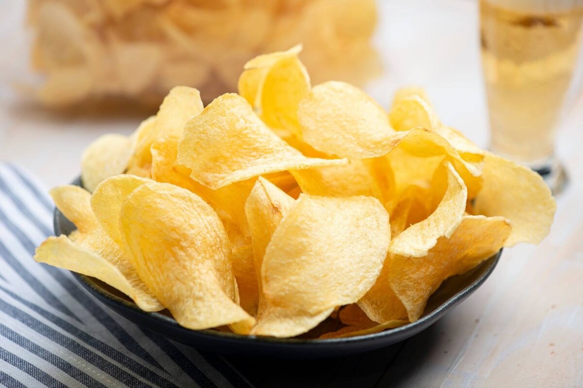 Aprenda como fazer uma deliciosa Receita de batata chips caseira crocante e saborosa